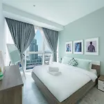 Designer 1Br Retreat With Stunning Canal View